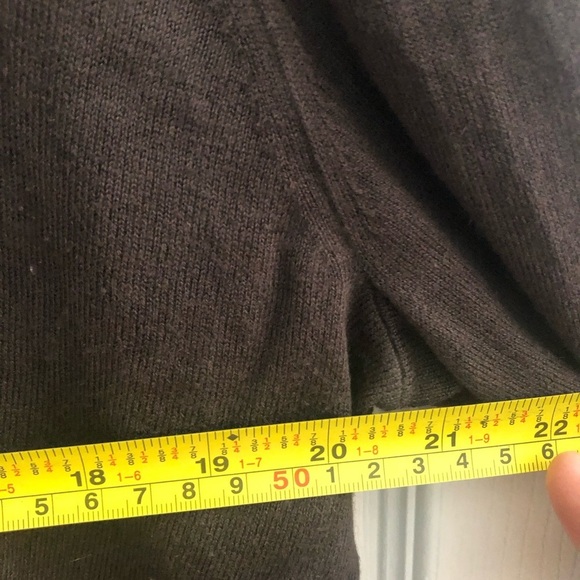 Banana Republic Silk Cotton Cashmere Brown size medium V Neck sweater - Picture 9 of 9